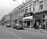859047 Gezicht op de panden Damstraat 30 (rechts) -lager te Utrecht.